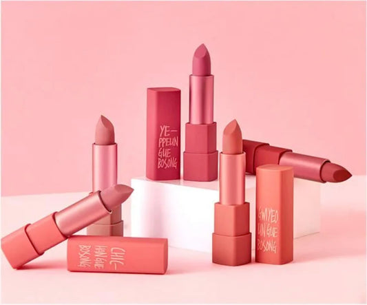 Generic MACQUEEN Air Kiss Matte Lipstick, Smooth Matte Finish, Smudge-Proof Formula, Liquid Lip Color, Coral Pink